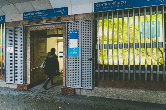 Façade of Centro Medico Sanitas Madrid Nicasio Gallego