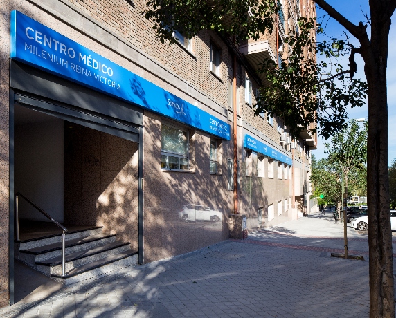 Façade of Centro Medico Sanitas Reina Victoria